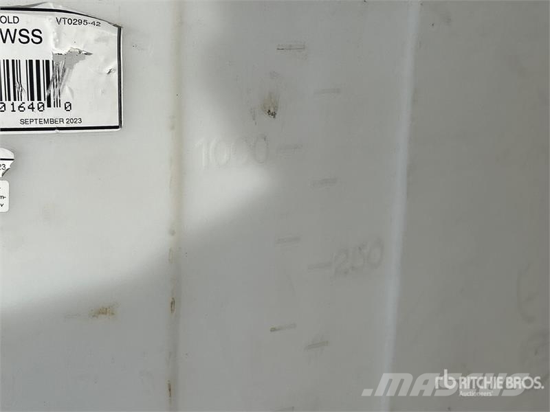 295 gal Water Tank صهاريج الوقود والصهاريج الإضافية