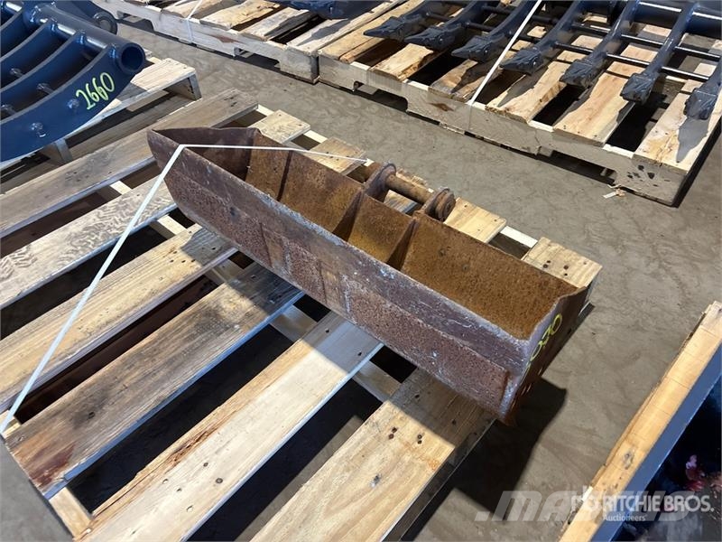 30 in Cleanup Excavator Bucket Buckets