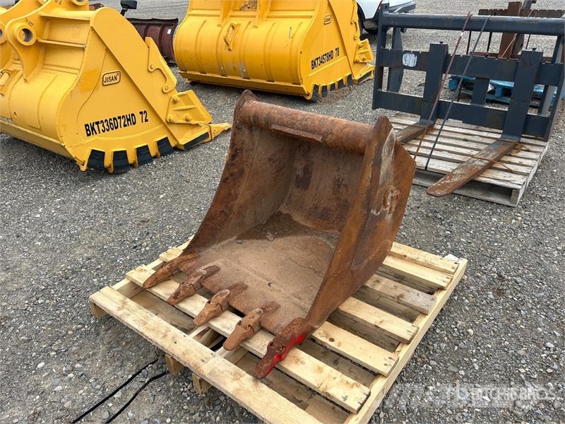 30 in Digging Bucket Godet