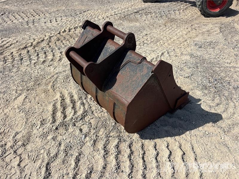  30 in Q/C Excavator Bucket Godet
