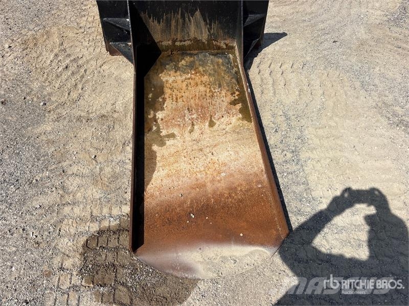 30 in Skid Steer Gravel Scoop Other components