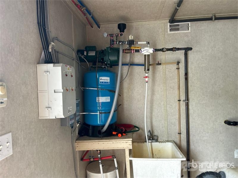32 ft x 12 ft Tri/A Portable Toilet Drugi deli