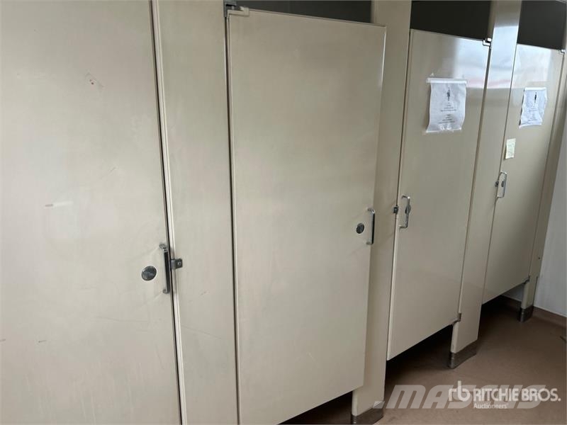 32 ft x 12 ft Tri/A Portable Toilet Drugi deli