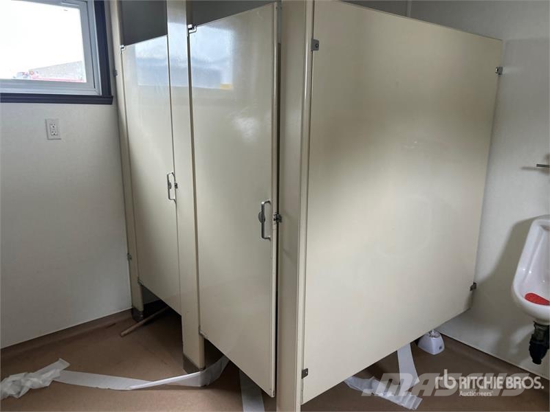 32 ft x 12 ft Tri/A Portable Toilet Drugi deli