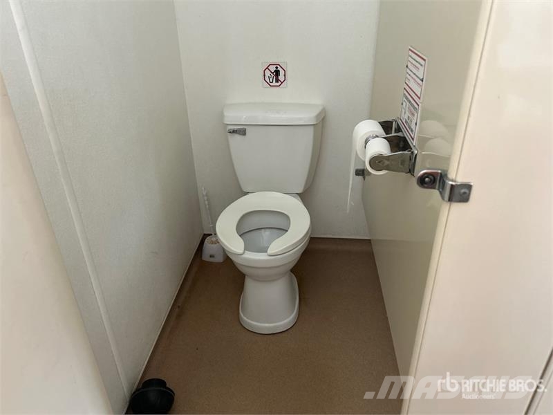 32 ft x 12 ft Tri/A Portable Toilet Drugi deli