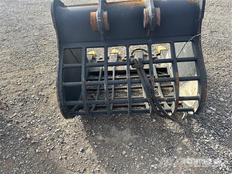  33 in Skeleton Excavator Bucket Godet
