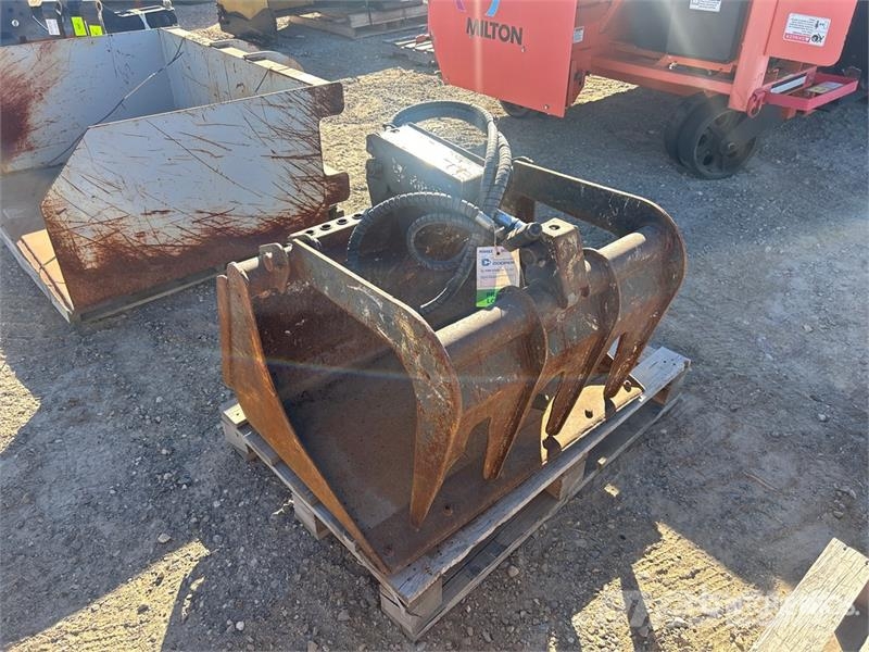 35 in Skid Steer Grapple Bucket Pinze