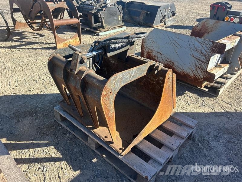 35 in Skid Steer Grapple Bucket Pinze