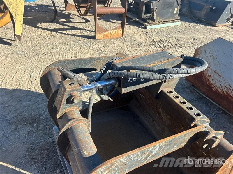35 in Skid Steer Grapple Bucket Pinze