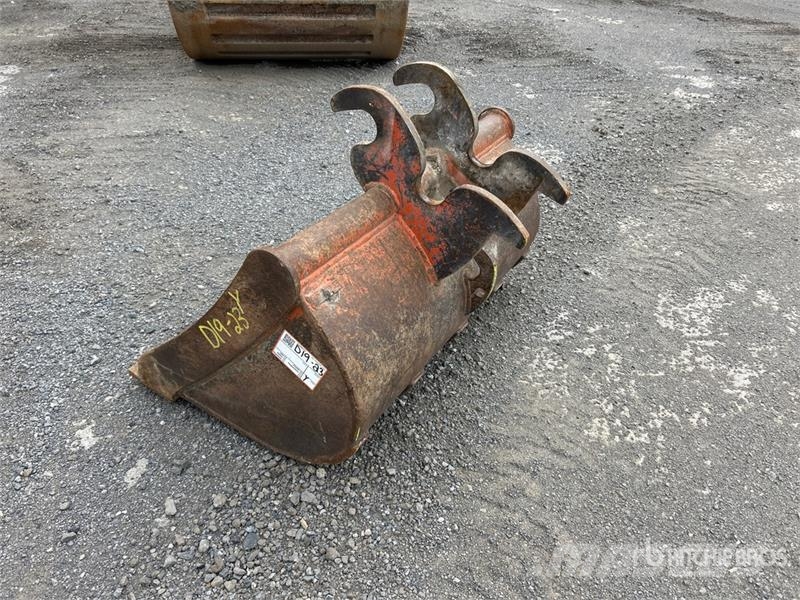  36 in Q/C Cleanup Excavator Bucket - Fits Kubota K Ковші