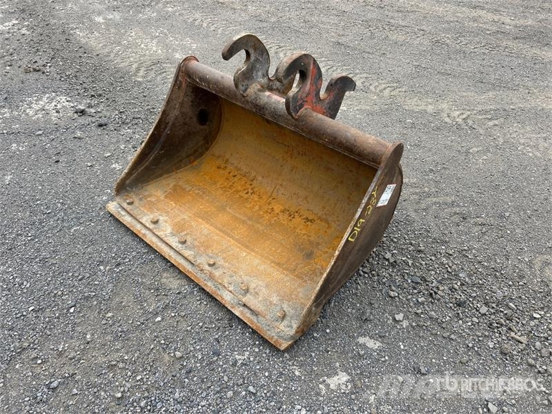  36 in Q/C Cleanup Excavator Bucket - Fits Kubota K Ковші