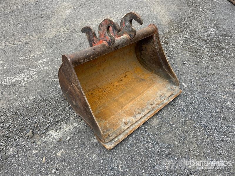  36 in Q/C Cleanup Excavator Bucket - Fits Kubota K Ковші