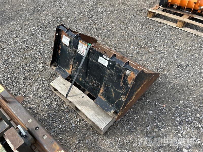  36 in Skid Steer Bucket دلاء