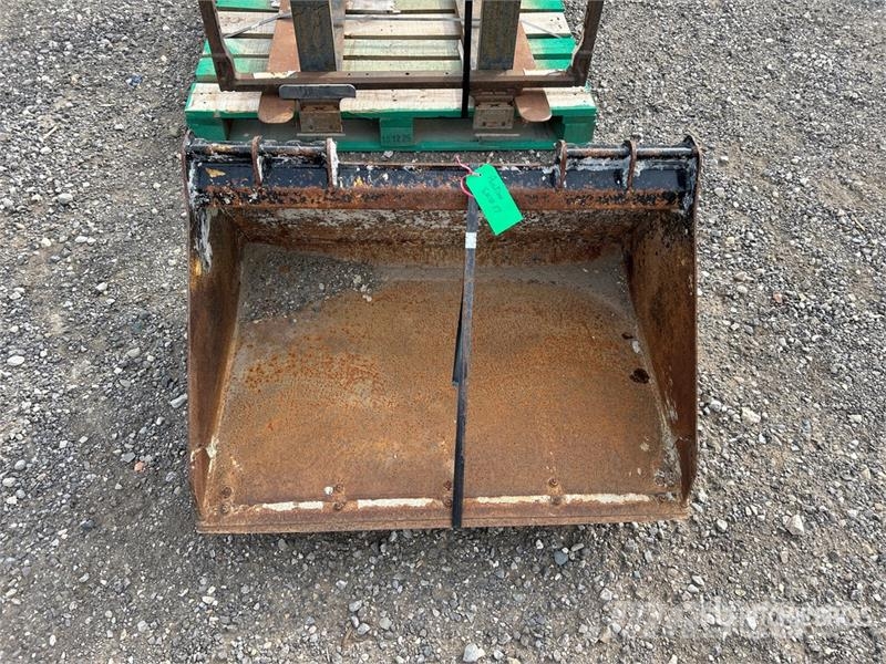  36 in Skid Steer Bucket دلاء
