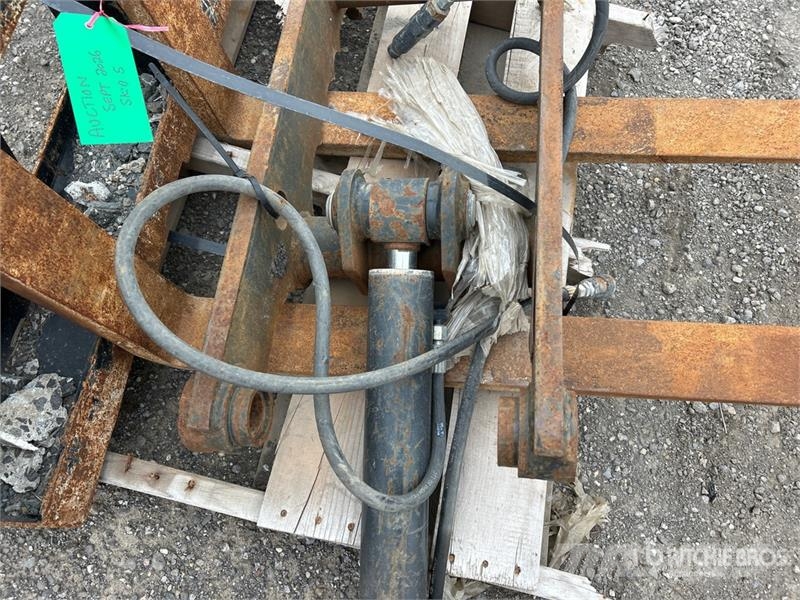 36 in Skid Steer Forks Вили