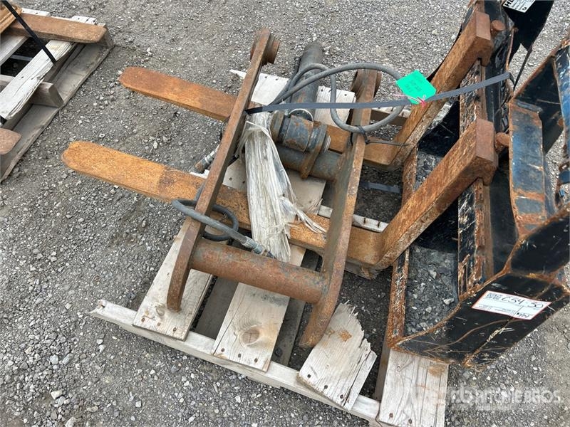 36 in Skid Steer Forks Вили