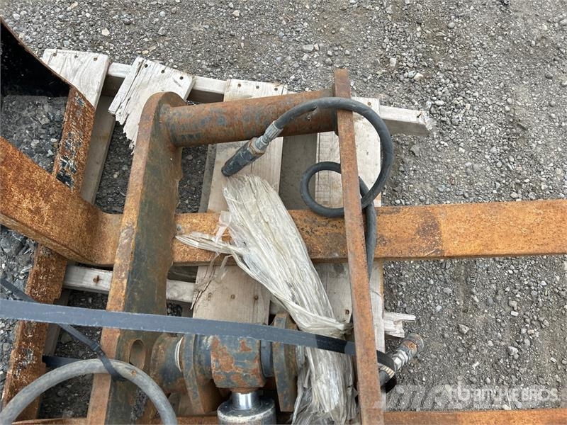36 in Skid Steer Forks Вили