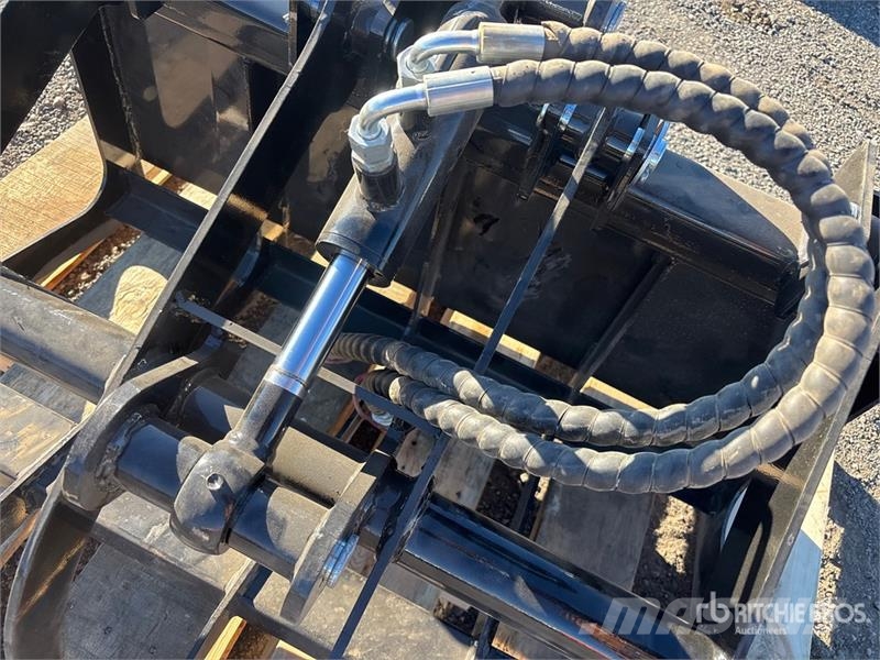  36 in Skid Steer Grapple (Unused) خطاطيف