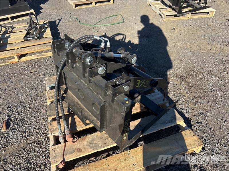  36 in Skid Steer Grapple (Unused) خطاطيف