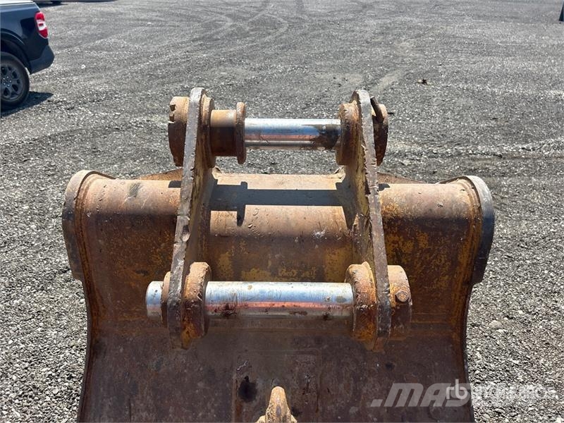 39 in Q/C Digging Bucket - Fits Cat 321C Godet