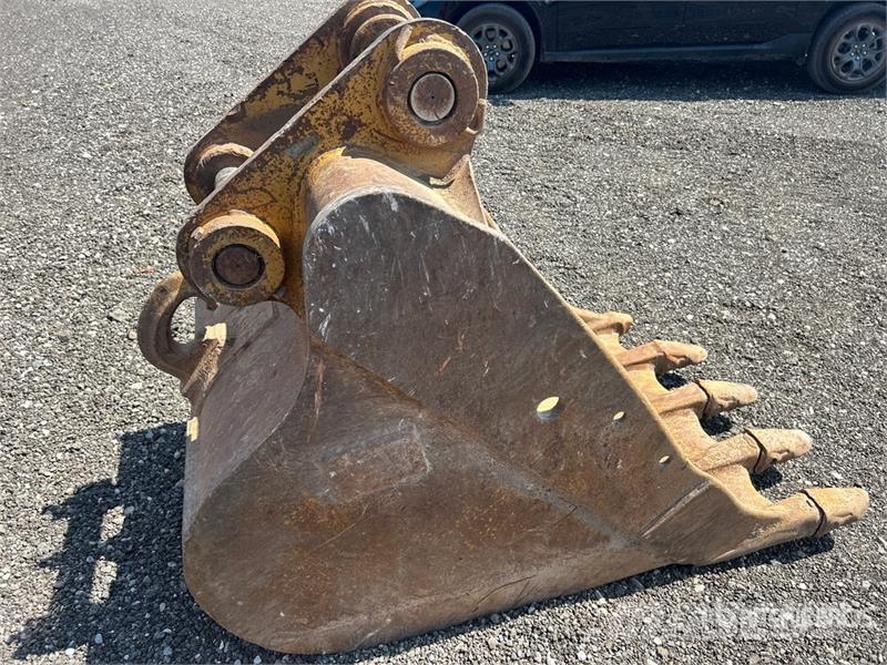 39 in Q/C Digging Bucket - Fits Cat 321C Godet