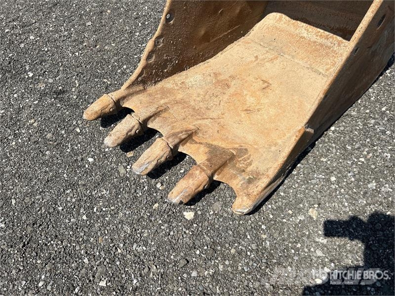 39 in Q/C Digging Bucket - Fits Cat 321C Godet