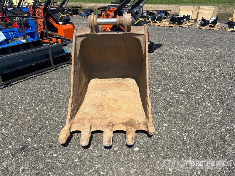 39 in Q/C Digging Bucket - Fits Cat 321C Godet