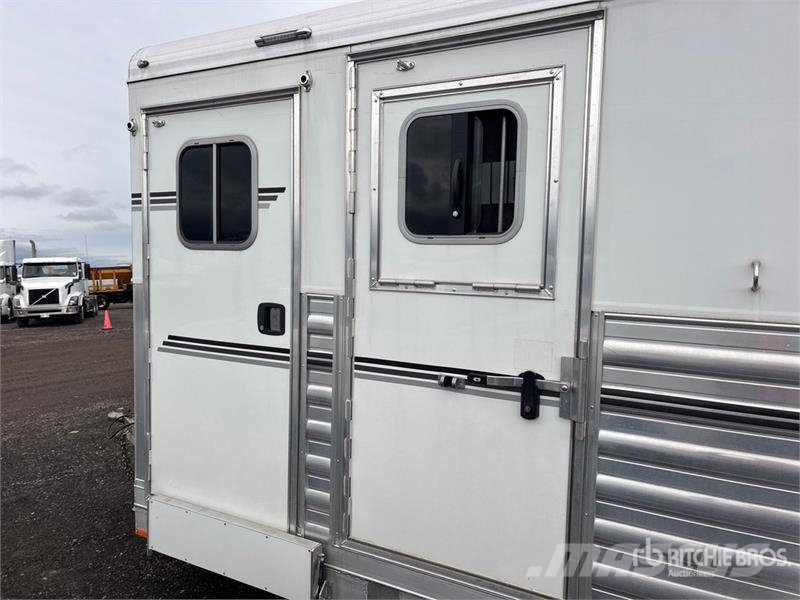 4-Star 12 ft T/A Horse Trailer Dyretransport tilhenger