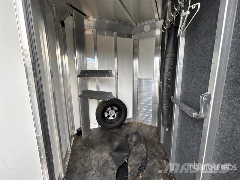 4-Star 12 ft T/A Horse Trailer Dyretransport tilhenger