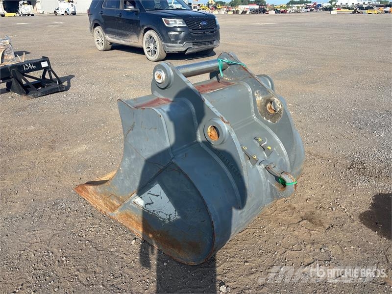 40 in Cleanup Excavator Bucket - Fits Liebherr A90 挖斗