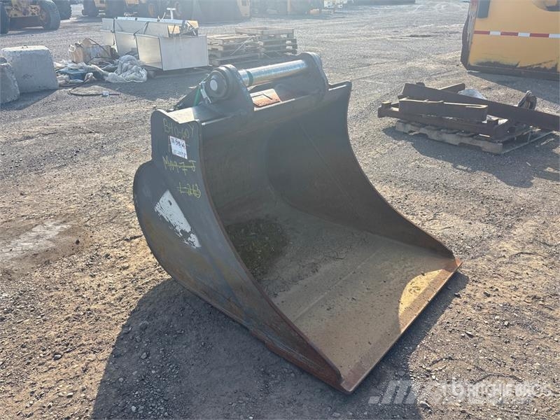 40 in Cleanup Excavator Bucket - Fits Liebherr A90 挖斗
