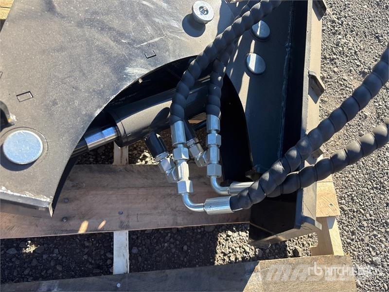  40 in Skid Steer Snow Pusher (Unused) حراثات ونصول الجليد