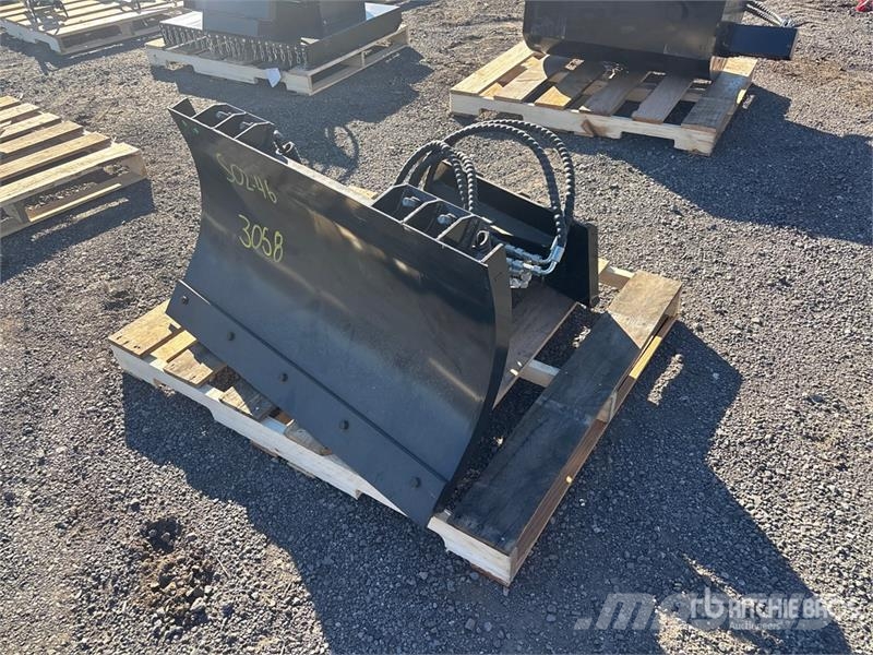  40 in Skid Steer Snow Pusher (Unused) حراثات ونصول الجليد