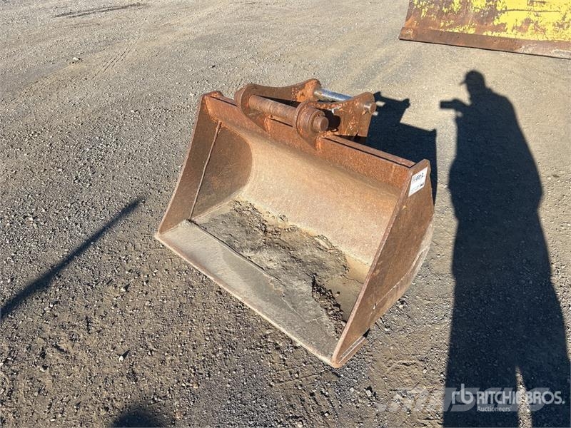 42 in Q/C Cleanup Excavator Bucket Buckets