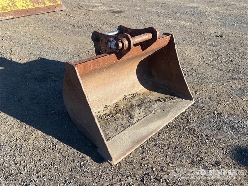 42 in Q/C Cleanup Excavator Bucket Buckets