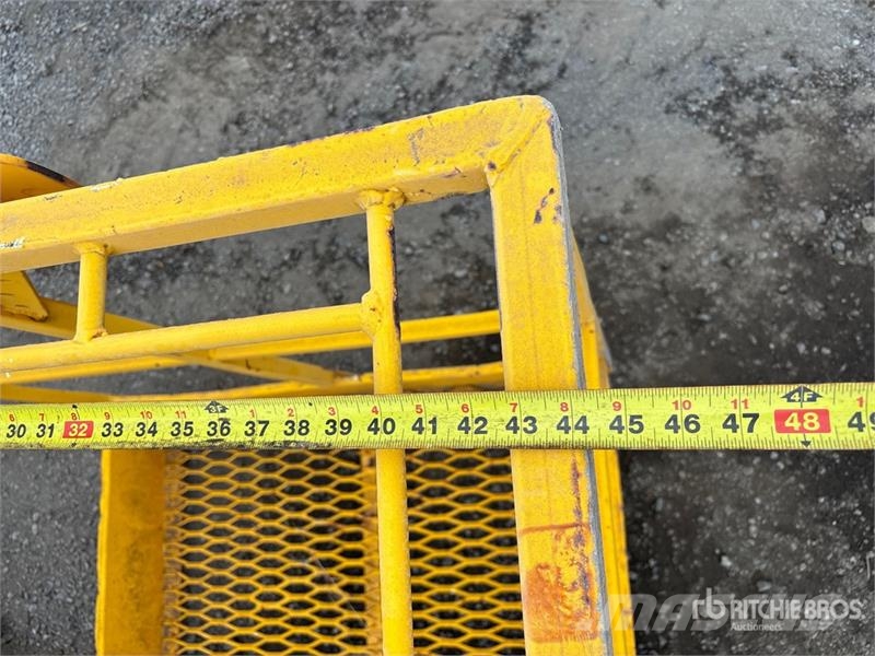  43 in x 80 in Personnel Basket Vertikaalsed mast tõstukid