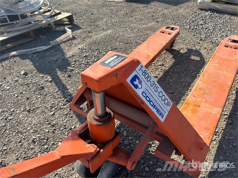 4400 lb Pallet Jack 手动码垛机