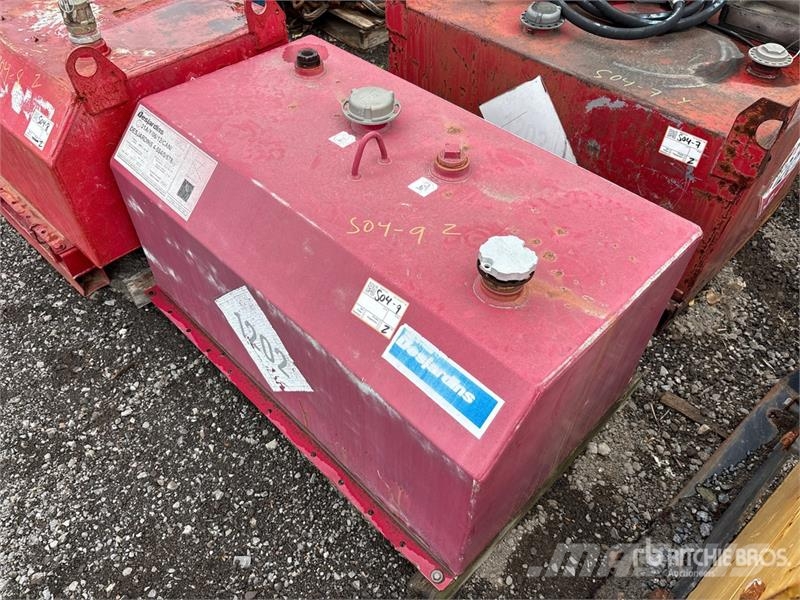  449 L Skid Mounted Steel Gasoline Fuel Tank صهاريج الوقود والصهاريج الإضافية