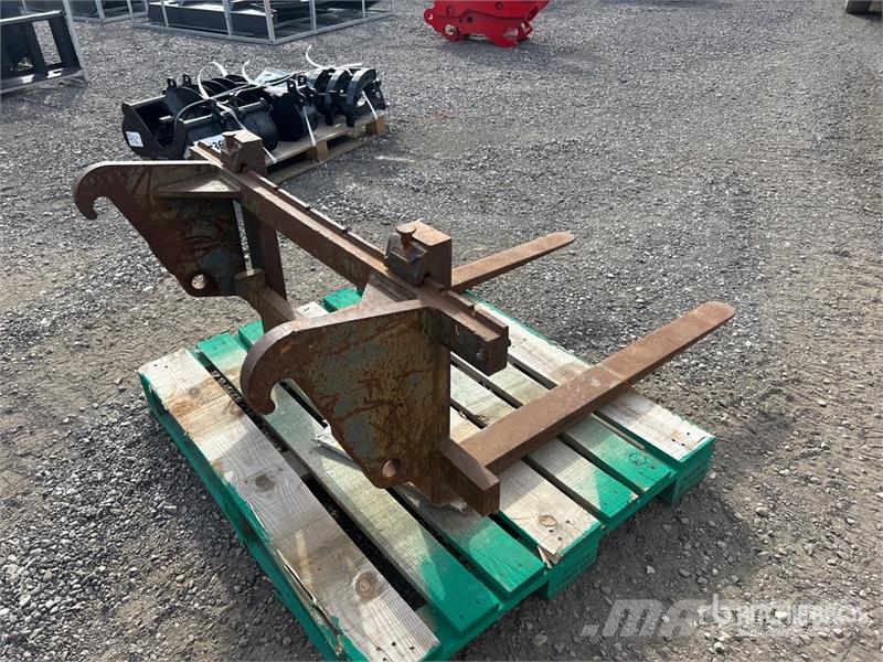  46 in Q/C Wheel Loader Forks شوكات