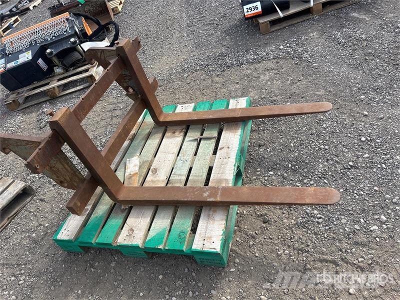  46 in Q/C Wheel Loader Forks شوكات