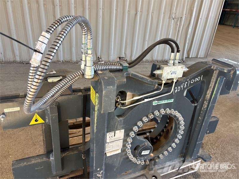  47 in Rotating Fork Attachment Fourche