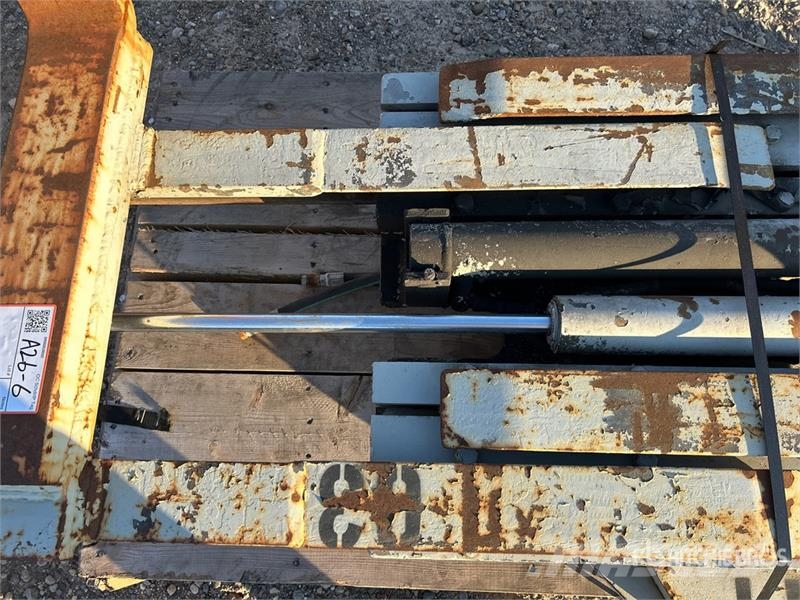 47 in Rotating Fork Attachment 지게차