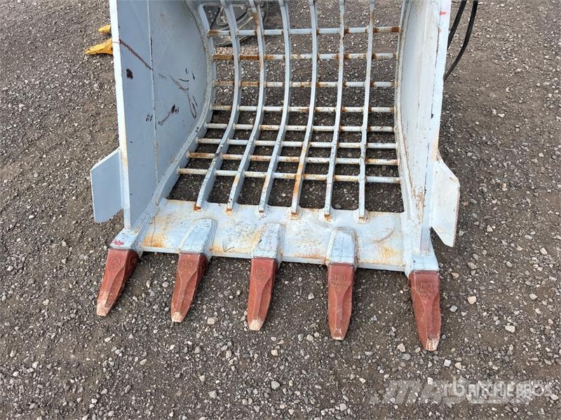 47 in Skeleton Excavator Bucket Godet