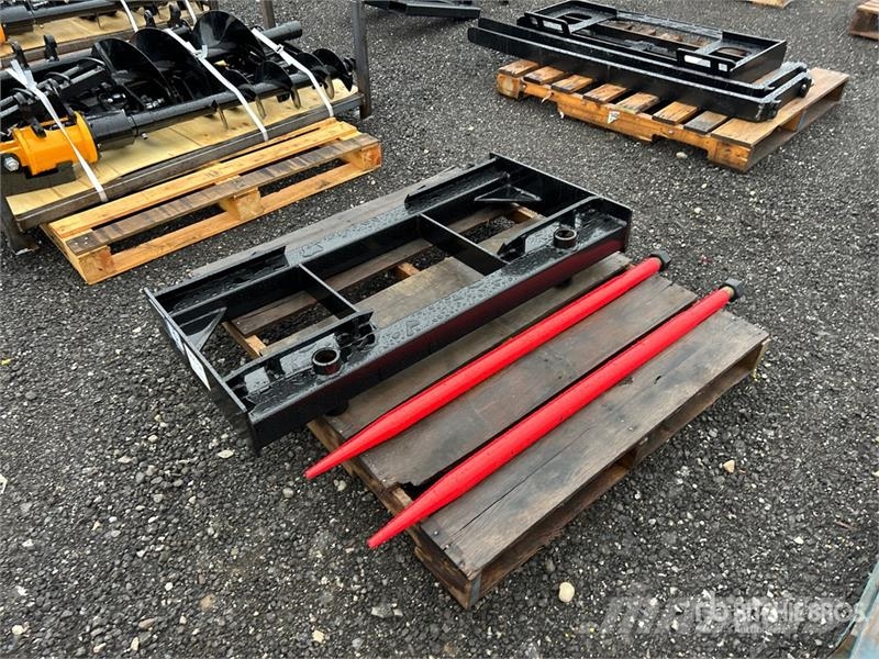47 in Skid Steer Forks (Unused) Fourche