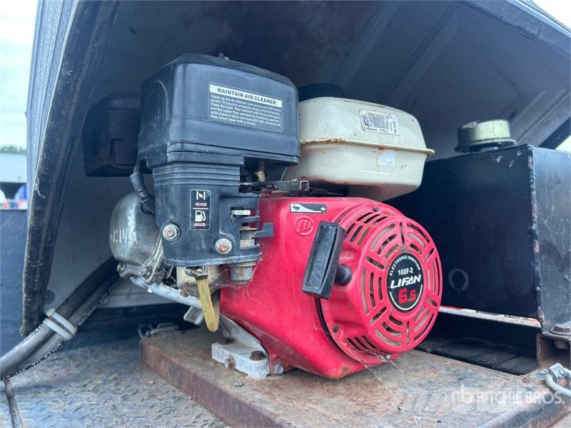  48 ft Tri/A Hydraulic Tail Trailer 平板拖车