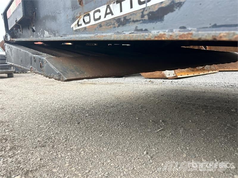  48 ft Tri/A Hydraulic Tail Trailer 平板拖车