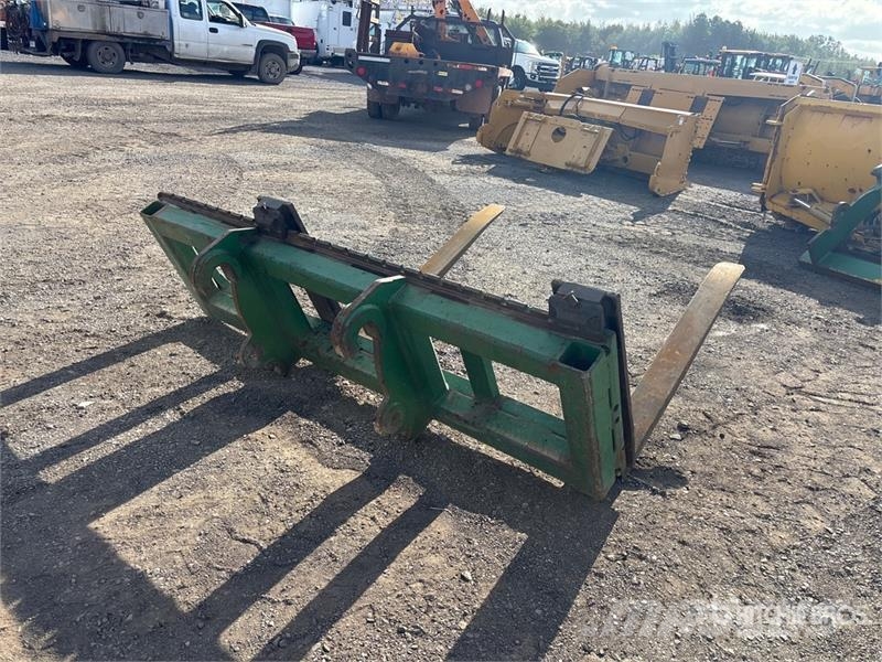 48 in Q/C Fork Attachment - Fits Komatsu WA200 Gabeln