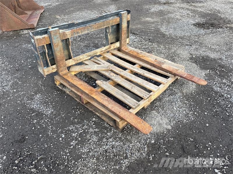 48 in Skid Steer Forks 叉