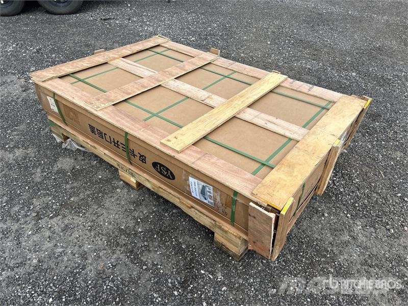  5.5 ft Truck Cap (Unused) Kabine in notranjost