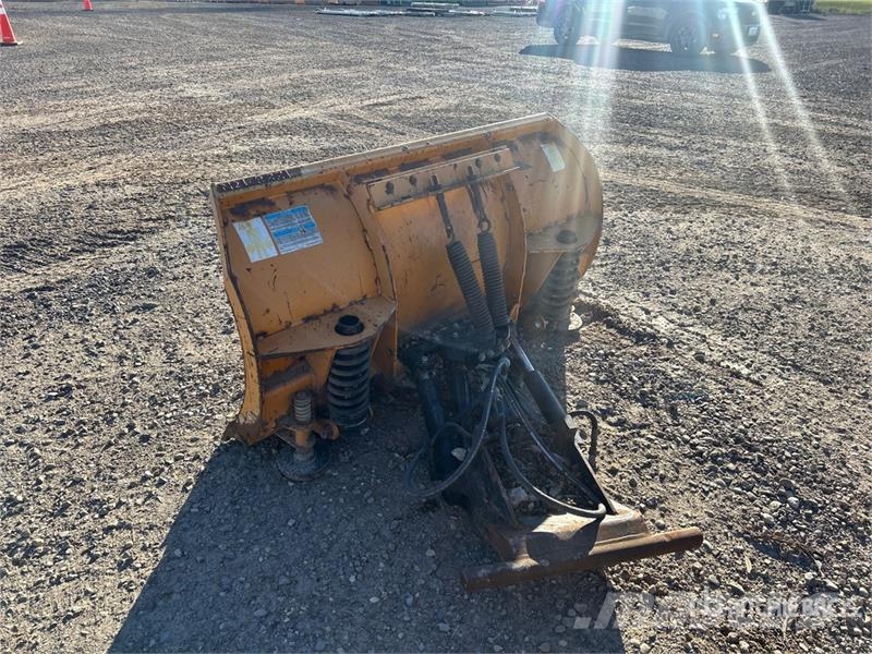  5 ft Truck Plow Attachment معدات النقل - غير ذلك